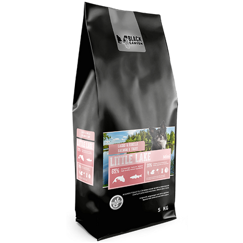 Hrana uscata caini BLACK CANYON Somon si Pastrav, 5 kg